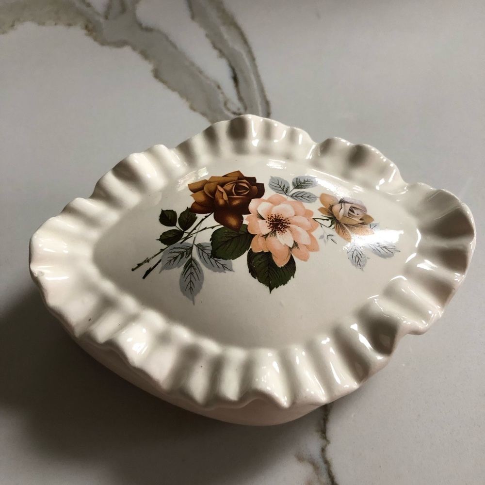 Vintage jewelry porcelain trinket box